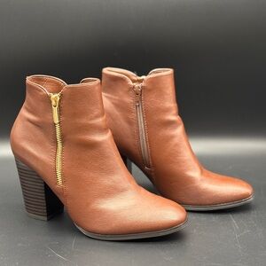 Elegant Tan Ankle Booties with Gold Zipper